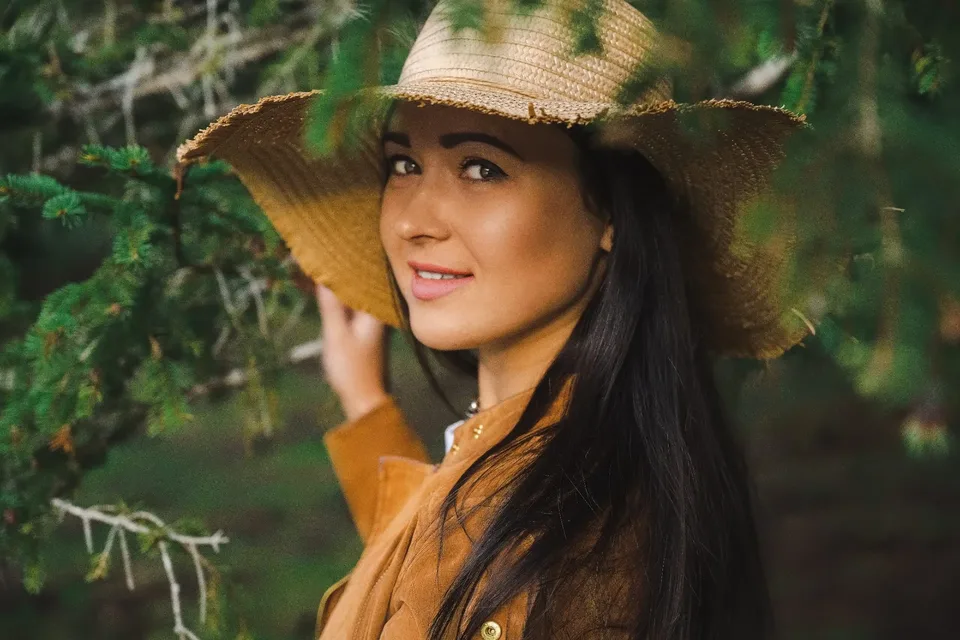 Strohhut Portrait Sommer - Fotograf Kempten Allgäu